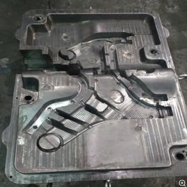 Fine Finish Aluminium Die Casting Mould Heat Treatment Surface 500000-1000000 Shots