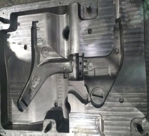 Auto Parts Reusable Metal Casting Molds , Custom Casting Molds Fine Finish
